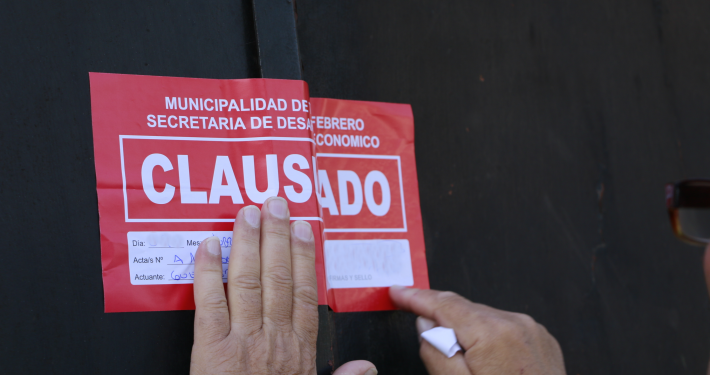 clausurar