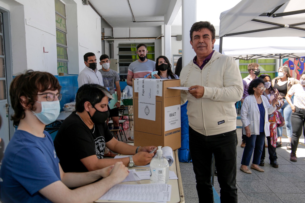 espinosa votando