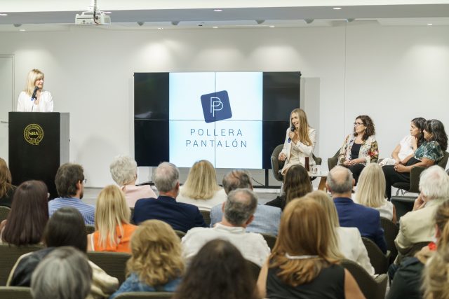 Con la conducción de Teté Coustarot se realizó la entrega de los premios Mujeres por Más en el salón social del nuevo edificio de La Rural en la calle Juncal (1)