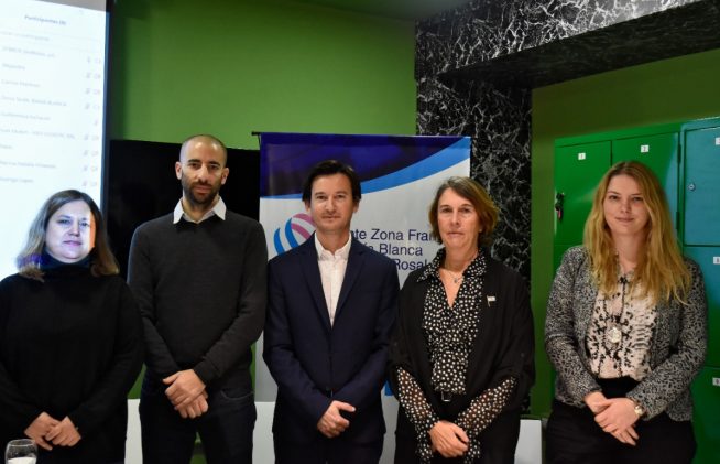 autoridades bonaerenses en el lanzamiento del programa