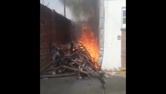 incendio-fabrica-vidrio-san-fernando-696x396