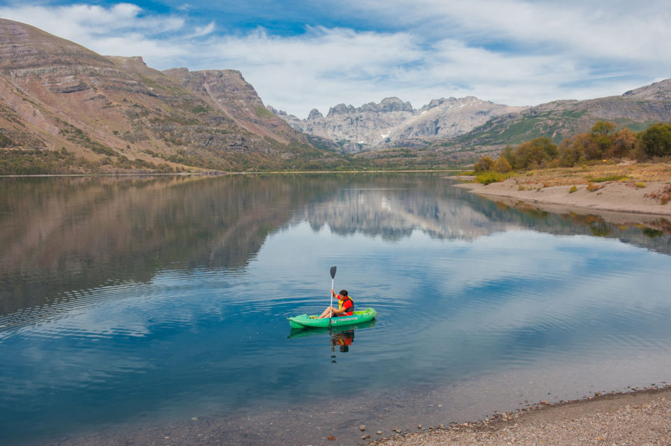 las-lagunas-de-Epulauquen-Las-Ovejas-960x639