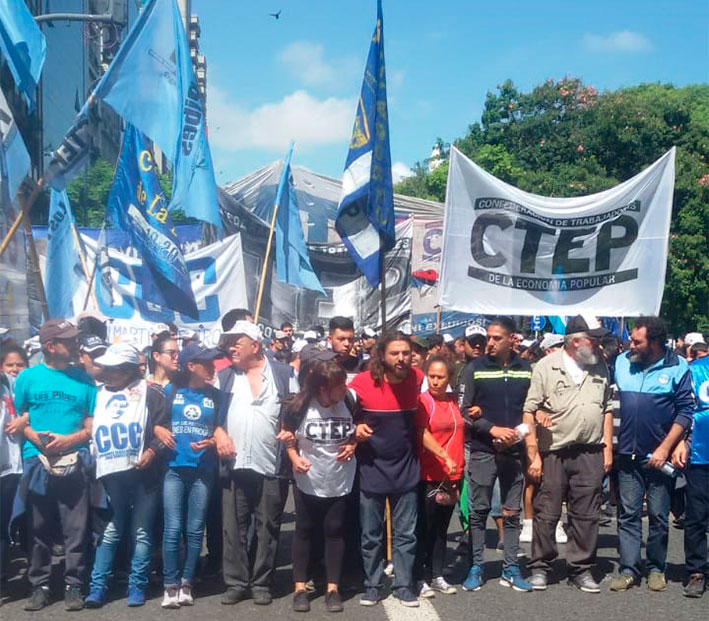 Asamblea-popular-de-los-movimientos-sociales-Obelisco