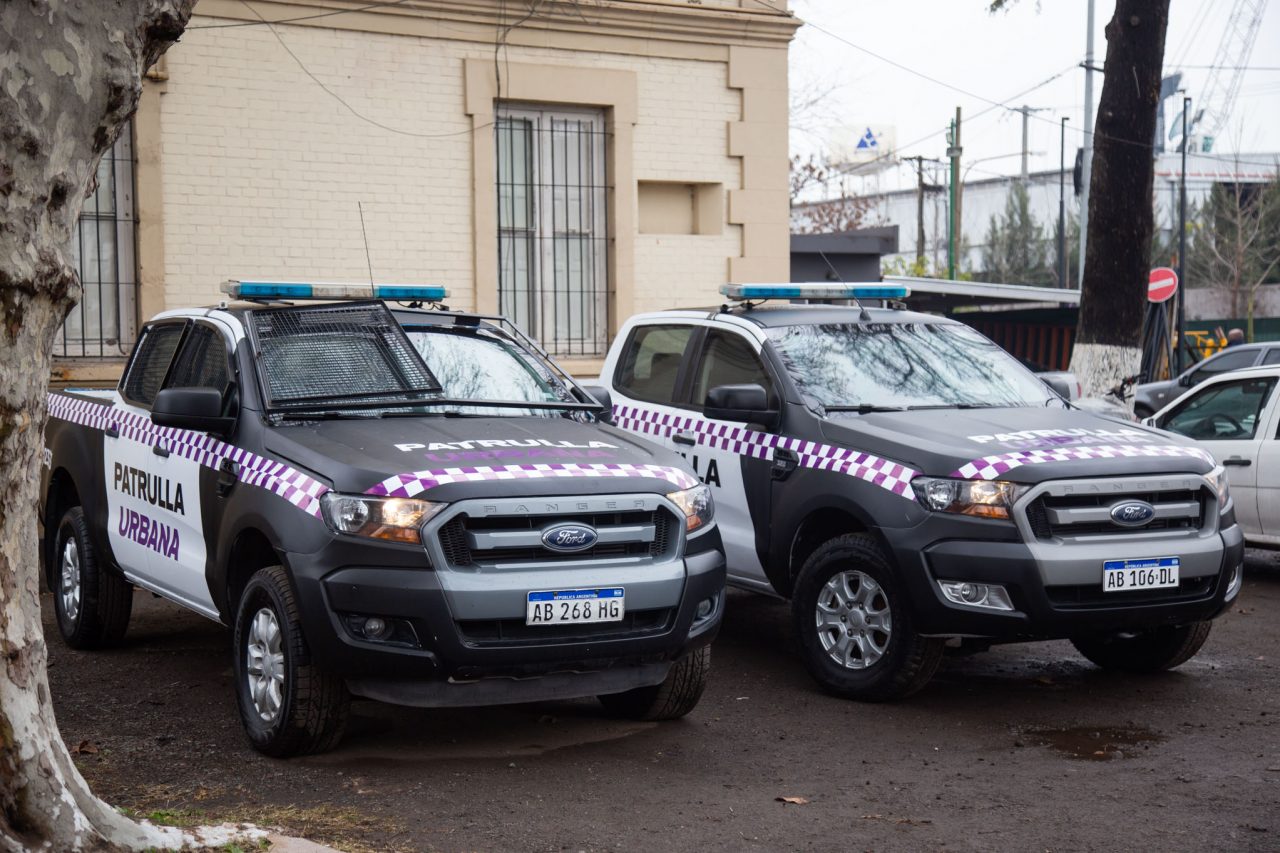 Las-dos-Ford-Ranger-llegaron-a-Campana-a-raiz-de-un-convenio-de-Colaboracion-Mutua