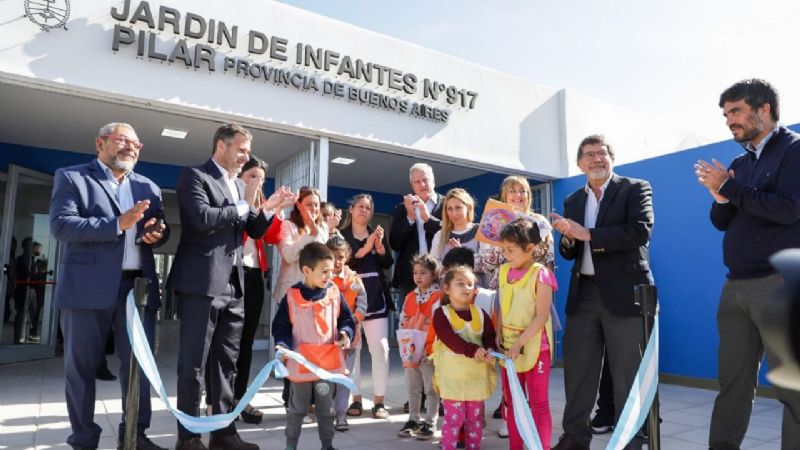 11 escuelas pilar