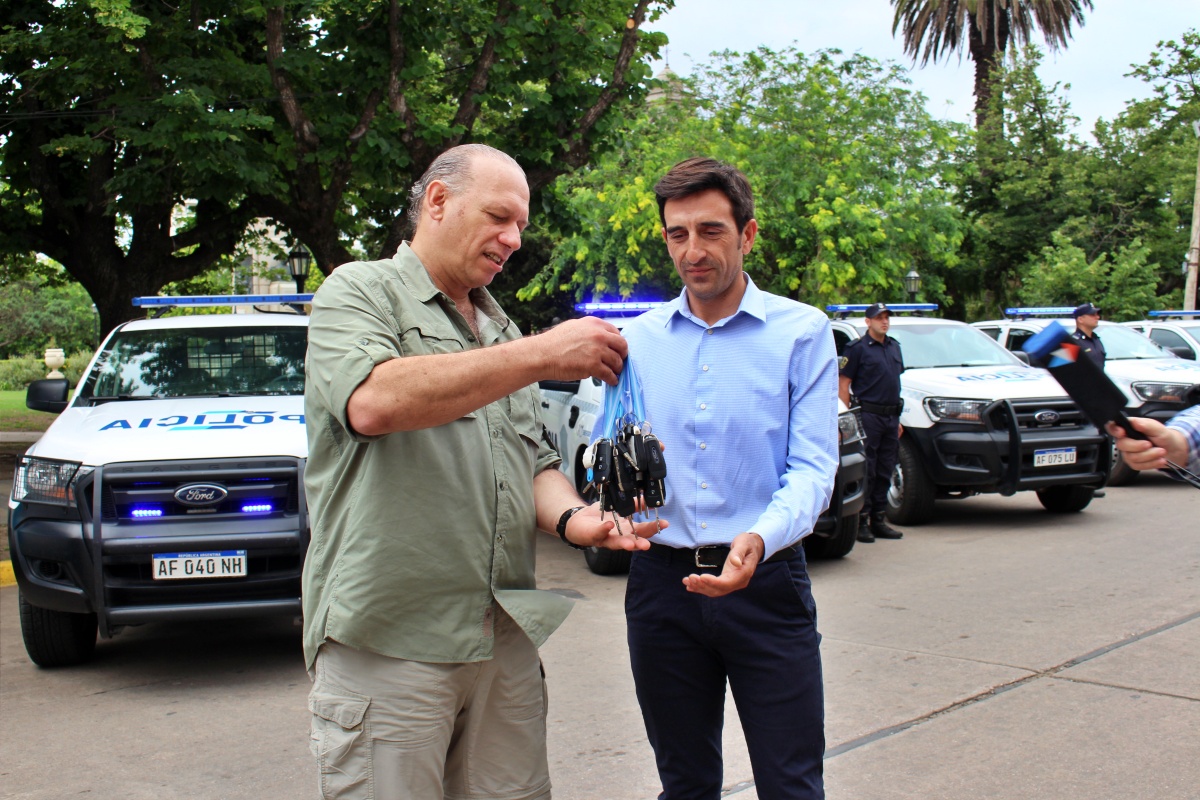 17-11-22-Entrega-Patrulleros-1