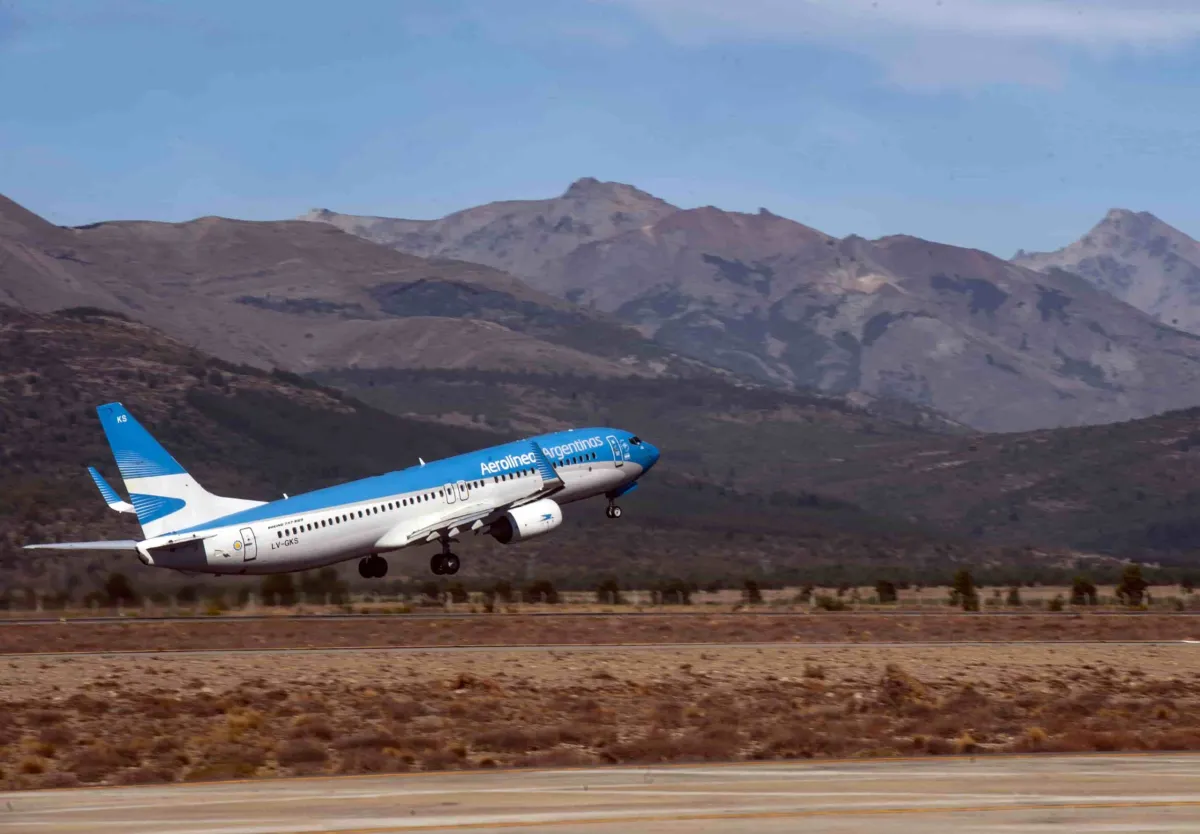 28-02-2023_aerolineas_argentinas_transporto_entre_enero-min-scaled