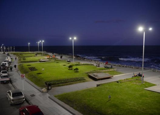 Fotos-MGP-El-Paseo-Punta-Iglesias-ya-cuenta-con-iluminacion-LED-2.jpeg
